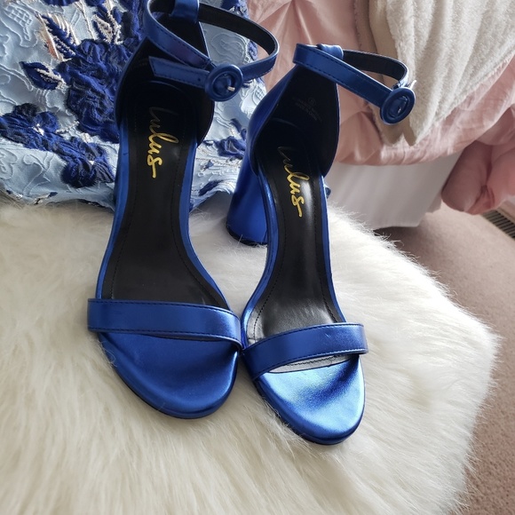 Size 8- Lulus metallic blue sandle - Picture 1 of 2
